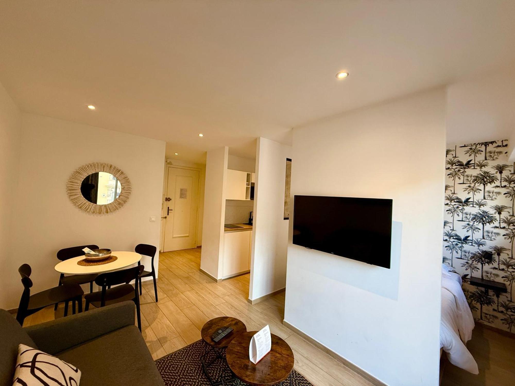 C001-Beau Studio Neuf Situe Au Centre 戛纳 外观 照片